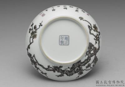 图片[3]-Dish with ink plum blossom in falangcai painted enamels, Qing dynasty, Yongzheng reign 1723-1735-China Archive